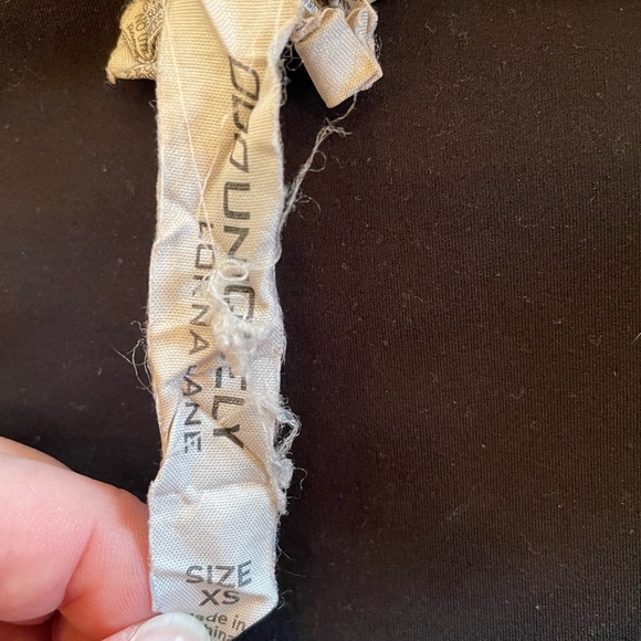 Lorna Jane Black Tank Top. Side Mesh. Extra Small. - Picture 5 of 8